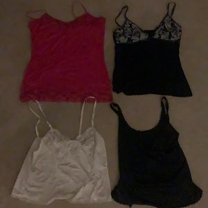 LOT OF 4 TANKTOPS 💋